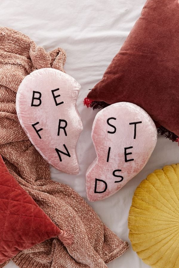 Best-Friends-Heart-Velvet-Pillow-Set.jpg