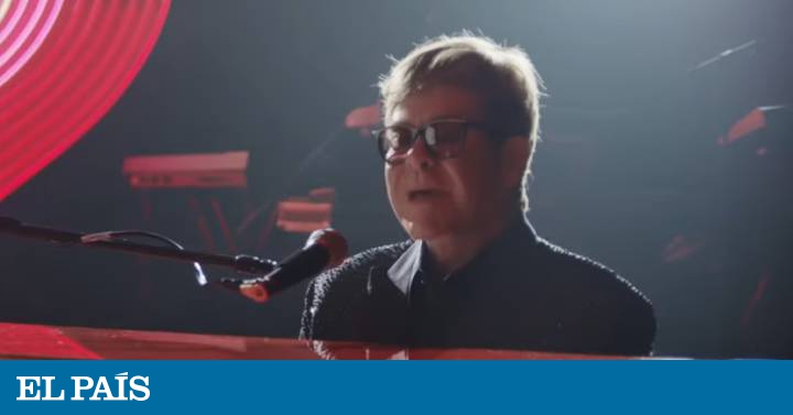 Elton John cuenta cómo la Navidad y un piano cambiaron su vida