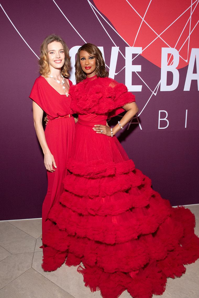 Natalia-Vodianova-Iman-Bowie-at-Love-Ball-Arabia-In-Aid-Of-The-Naked-Heart-Foundation-And-Al-Shafallah19.jpg