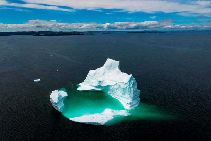 un-iceberg-flotando-en-bonavista___-h4VndWEI_720x0__1.jpg