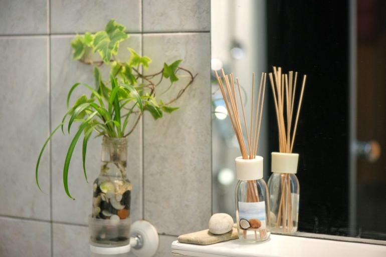 bathroom-greenery-1024x683.jpg