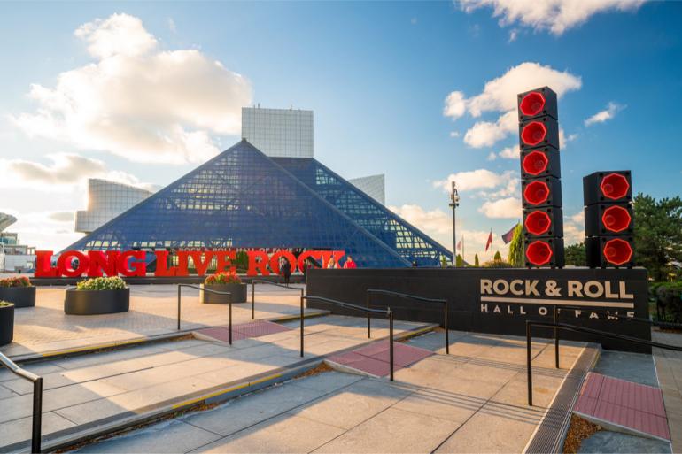 rock-and-roll-hall-of-fame-cleveland-1024x683.jpg