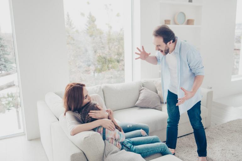 dad-yelling-at-kids-and-spouse-1024x683.jpg