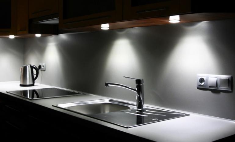 under-cabinet-lighting-1024x621.jpg