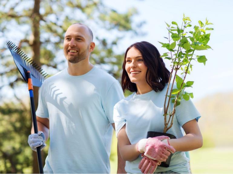 Couple-Volunteering-Together-1024x768.jpg