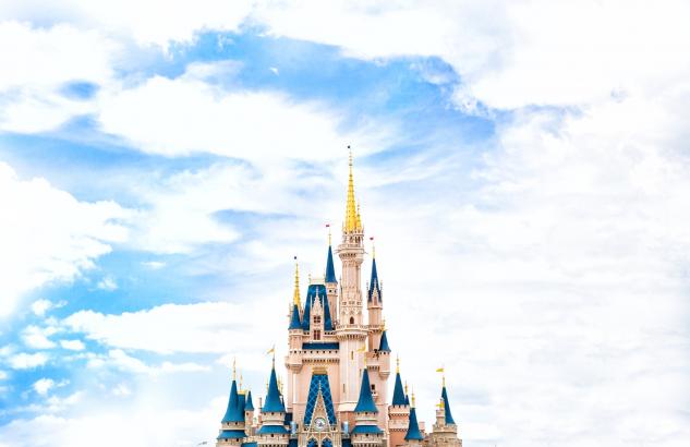 Traveling to Disney World With a Big Family? This 1 Hack Will Save You Tons of Money