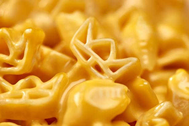 Celebrate the Royal Wedding by Diving Into a Bowl of Gold Crowns Made For a Mac & Cheese Queen