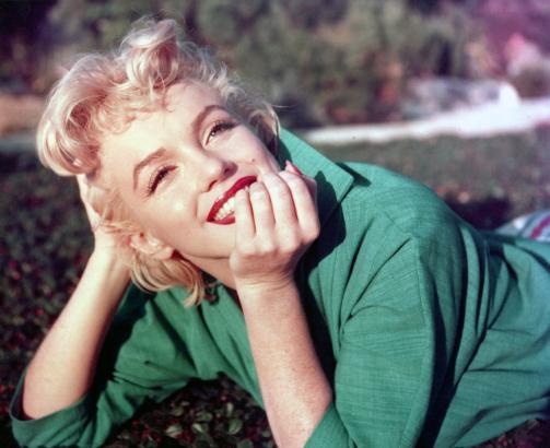 The Beautiful Reason Marilyn Monroe Had Red Roses Placed on Her Grave For 20 Years
