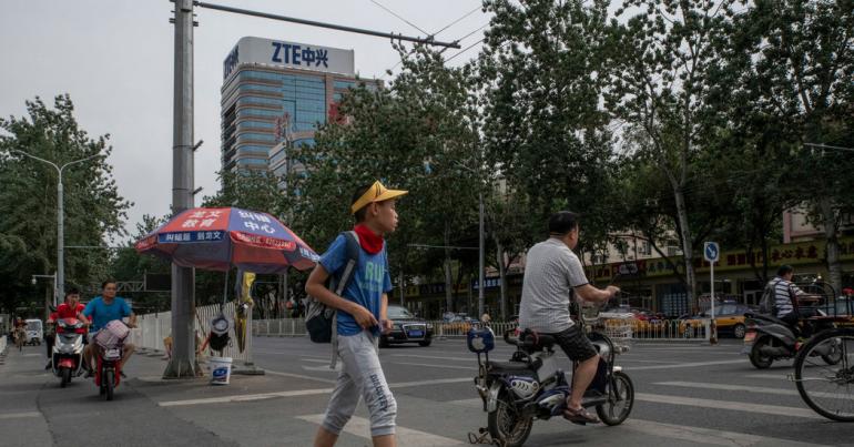 ZTE’s Shares Plunge as Deal With Trump Comes Under Threat
