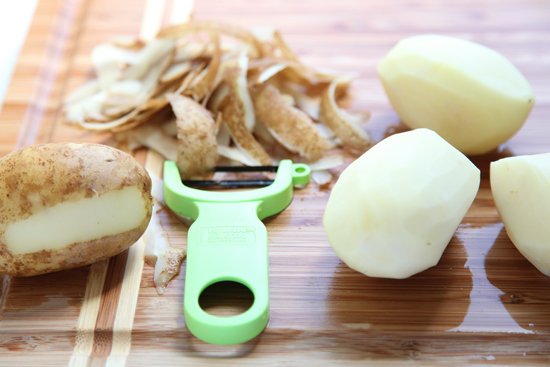 This Hack Will Forever Change the Way You Peel Potatoes