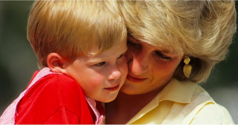 Your Heart Will Swell Seeing Princess Diana and Kate Middleton With Their Kids, Side by Side