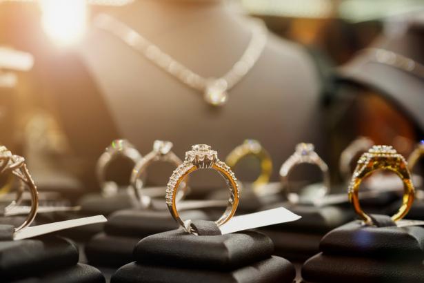 Cryptocurrency Transactions Surpass Credit Card Sales at Silicon Valley Jewelry Retailer
