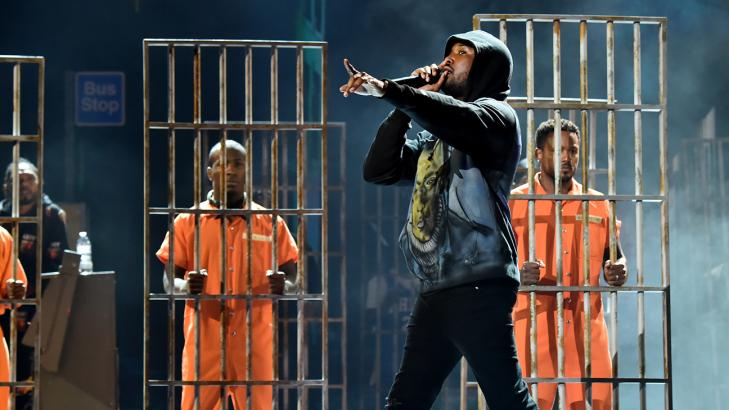 BET Awards: Meek Mill Pays Tribute to XXXTentacion While Performing "Stay Woke"