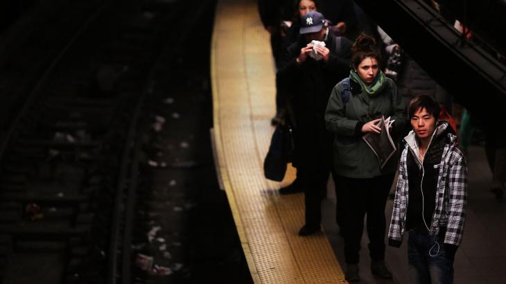 Poor New Yorkers suffer more when the subway is delayed