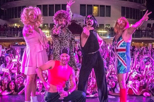 Holy &#039;90s, The Backstreet Boys Dressed As The Spice Girls In 2018