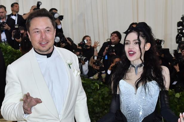 Just 19 Very Good Tweets About Grimes And Elon Musk Dating