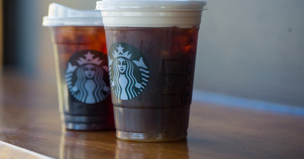 Starbucks promises to go straw-free by 2020