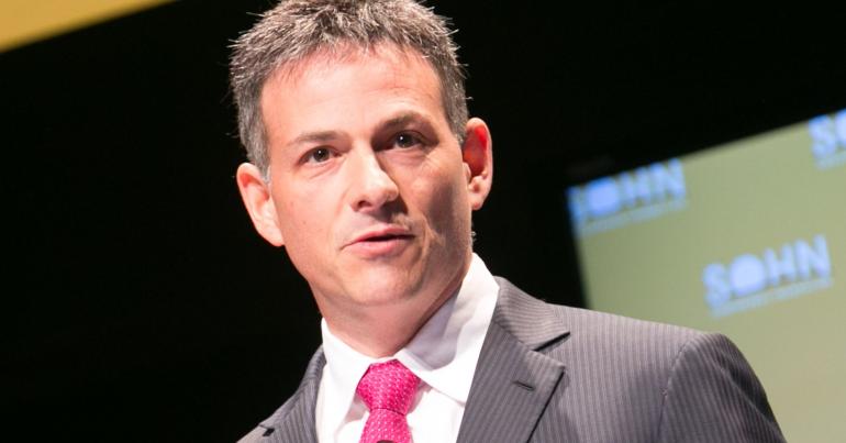 Hedge fund manager David Einhorn’s stumble may mean a value investing resurgence is near