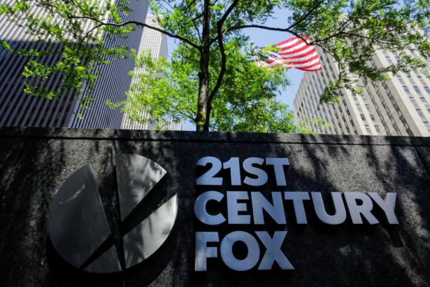 Murdoch's Fox ups Sky bid to $32.5 billion, all eyes on Comcast