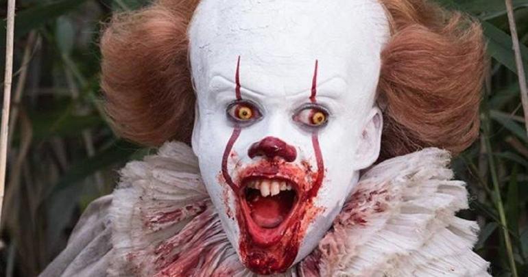Pennywise Actor Opens Up About IT 2 and Scaring the Adult Cast