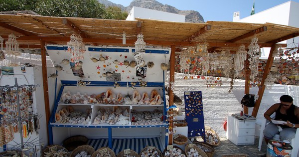 You might want to think twice before buying a seashell souvenir