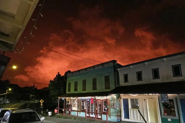 Hawaii town hopes to cash in on tourists looking to see lava