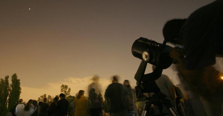 How to See Mars Opposition and Closest Approach to Earth