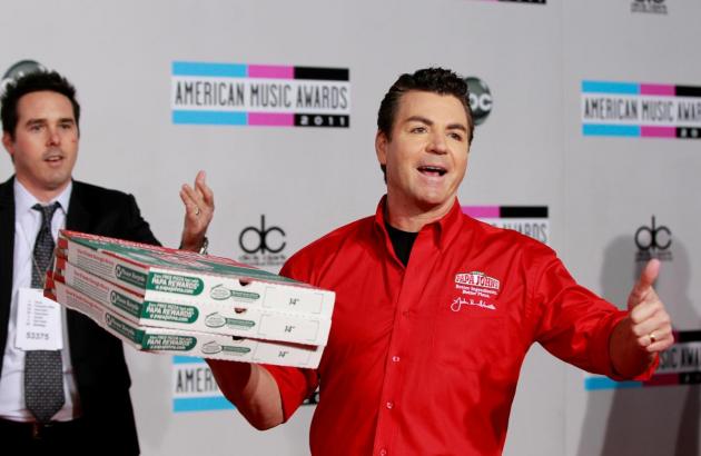 Papa John's founder sues pizza chain