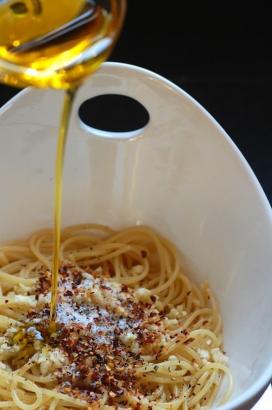 Easiest Dinner Ever: Spaghetti Aglio, Olio, e Peperoncino