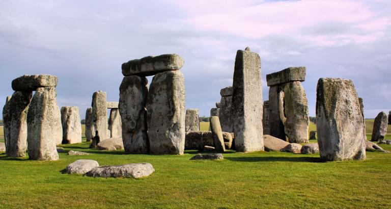 Cremated remains reveal hints of who is buried at Stonehenge