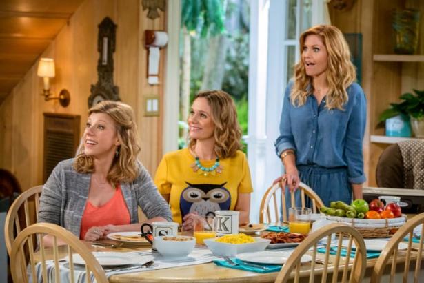 Ready to Reunite With the Tanners? Here's What's in Store For Fuller House Season 4