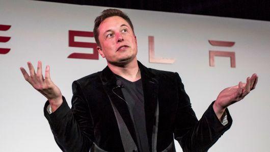 Investors in a private Tesla fund would have to be accredited, experts say