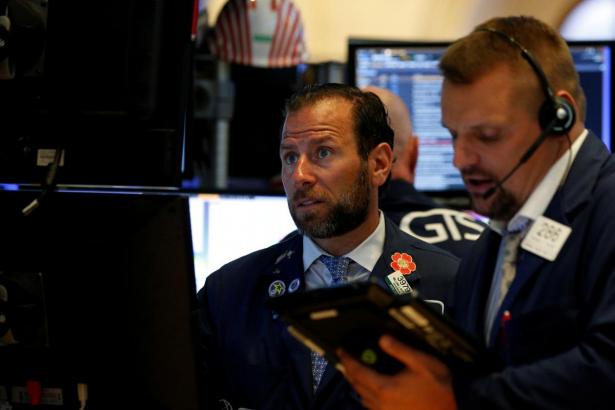 S&P 500, Dow end lower with energy, financials; Tesla falls