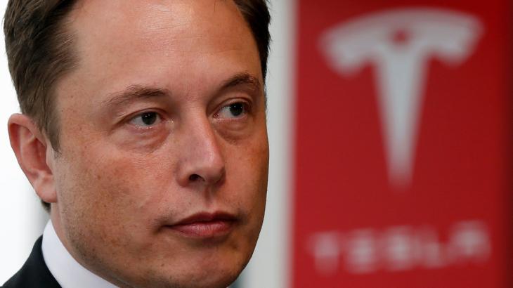 Elon Musk says he’s working with Goldman, Silver Lake to take Tesla private