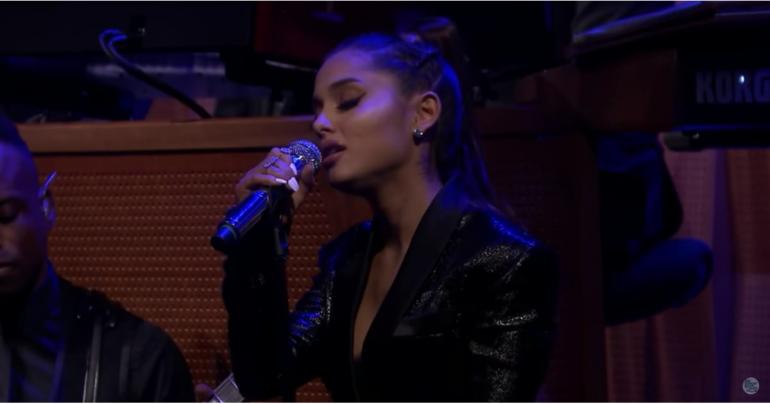 Ariana Grande Pays Tribute to Aretha Franklin With a Performance That Will Have You in Tears