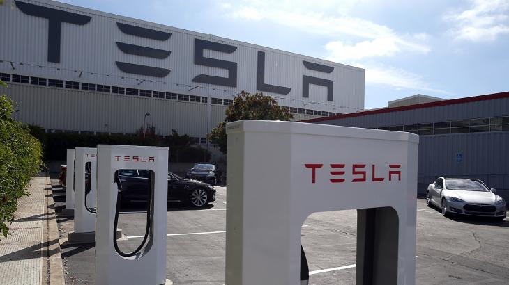Fire breaks out at Tesla factory in Fremont