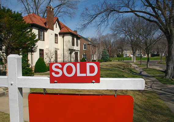 Economic Report: Pending home sales stumble as housing market momentum wanes