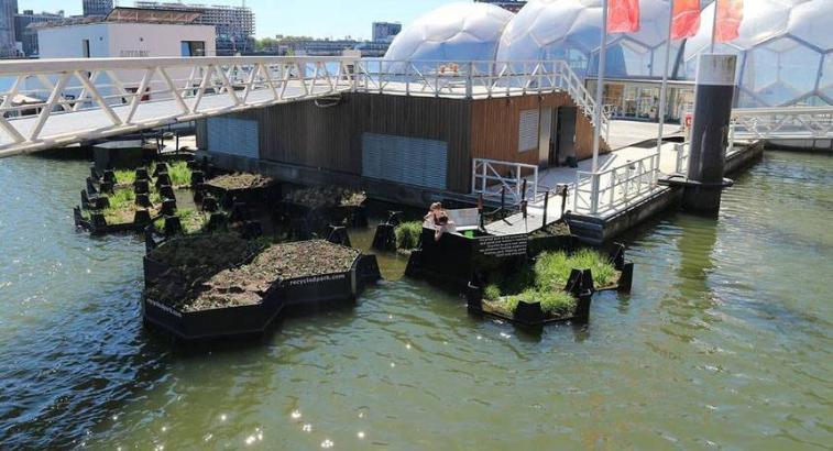 Floating Recycled Park modules are made out of reclaimed plastic trash (Video)