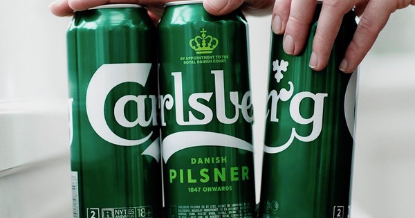 Carlsberg replaces plastic six-pack rings with glue