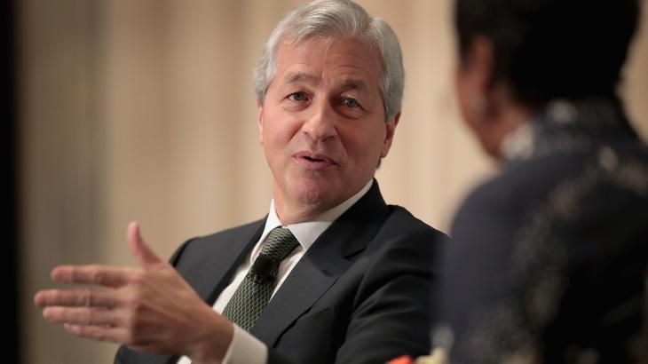 Key Words: Dimon says he could beat Trump in a presidential race because he’s ‘smarter than he is’