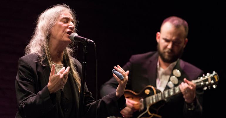 Review: An Autumnal Patti Smith Remembers Summer in ‘Words and Music’