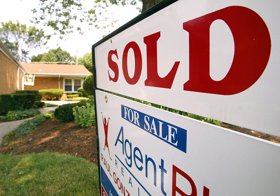 Economic Report: Pending home sales drop as summer selling season limps to a close