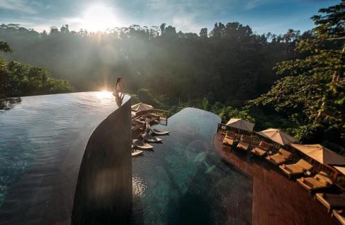 20 Most Insane Swimming Pools in the World