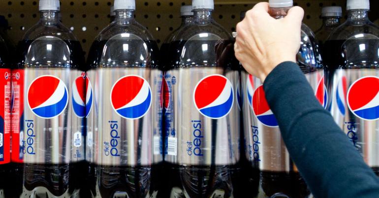 PepsiCo's Nooyi tops estimates and returns beverage business to growth on last day as CEO