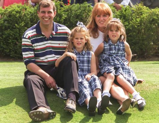 36 York Family Photos That Show How Close They've Stayed After Dealing With Divorce