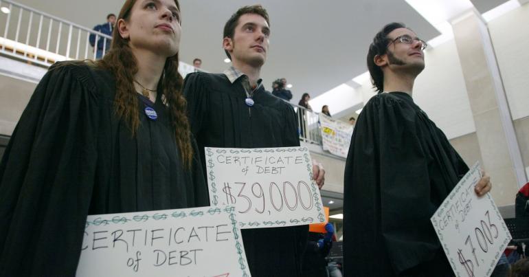 Here's how to save for retirement while managing your student loan debt