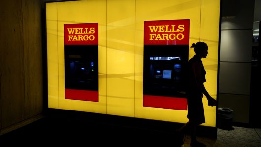 Wells Fargo chief administrative officer, chief auditor to begin leaves of absence