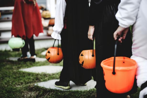 Thousands sign petition to change date of Halloween