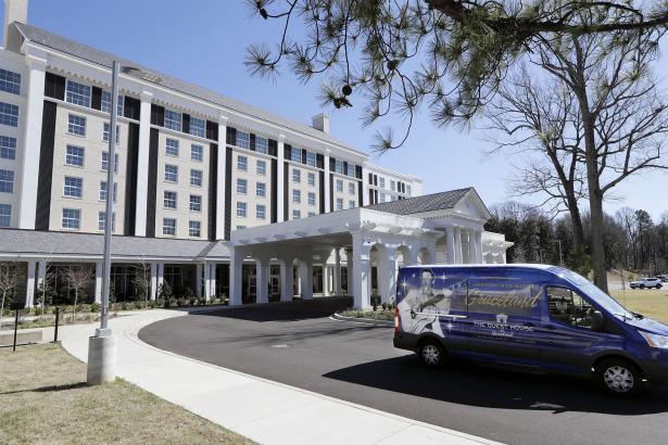 Tourist sues Graceland hotel for $75K, claims fire alarm caused marital issues
