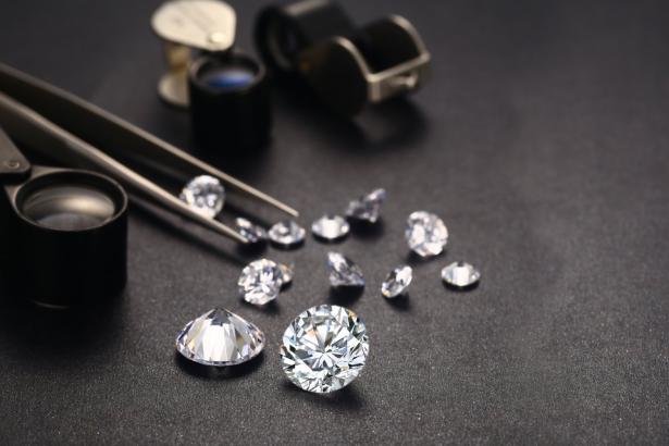 Russian Diamond Giant Signs Onto De Beers' Blockchain Tracking Platform